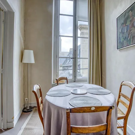 Appartamento Aquino Parigi